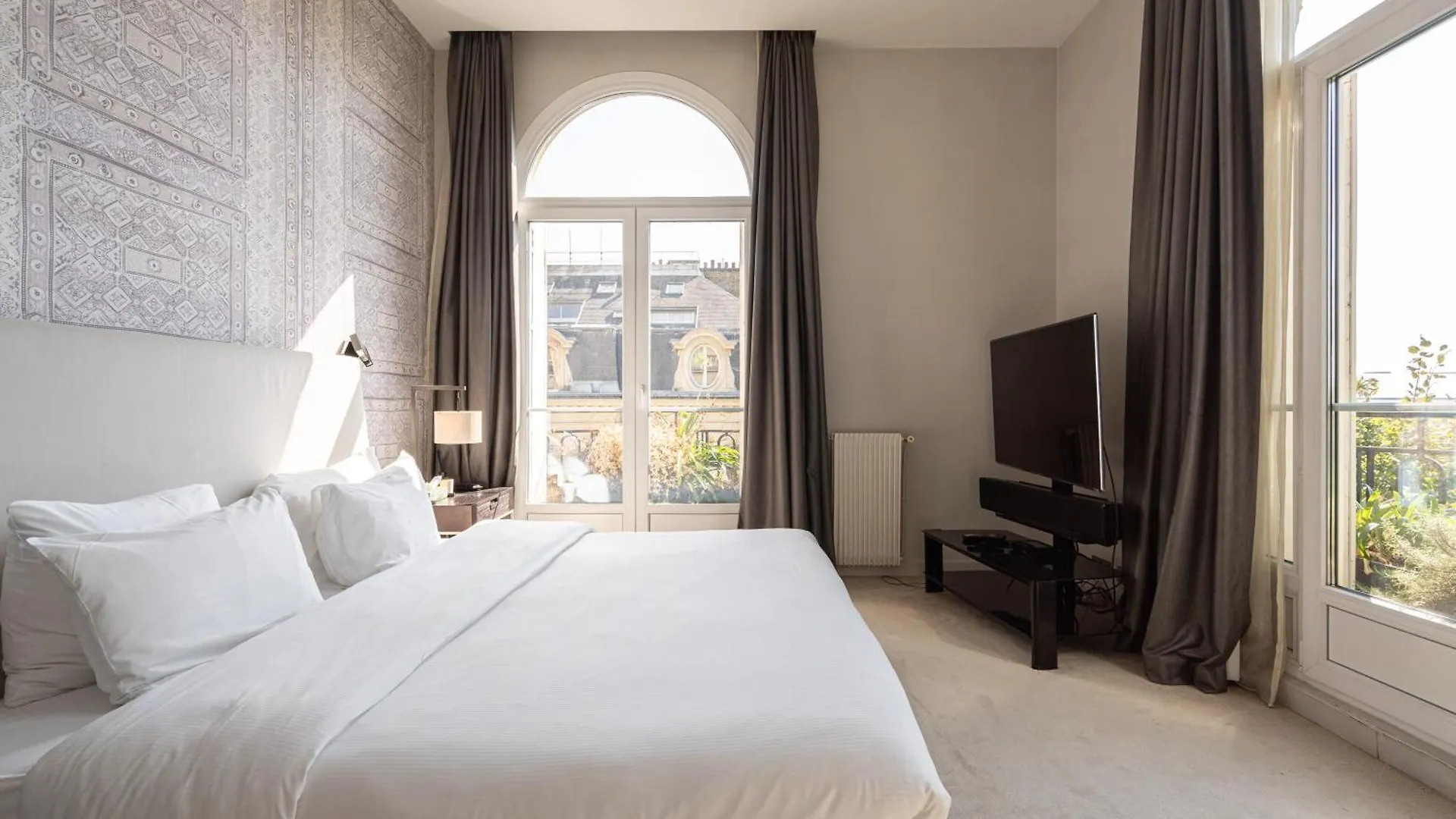 Luxury 4 Bedroom Eiffel Tower View Paris